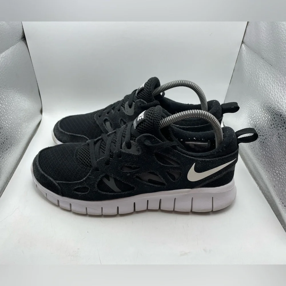Nike Free Run 2 black sneakers men’s 7/ womens 8.5